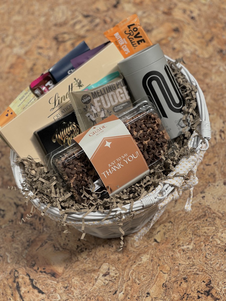 Today's Gift Basket Of The Day is the ''Above and Beyond Thank You Gift" 🙏

ow.ly/pE6Y50Wog6y

Follow &amp; RT to enter #prize draw to #win a Gift Basket. 

More info via our blog. 

#dailydispatch #gifts #competition #giftbasketsrule #thankyougift