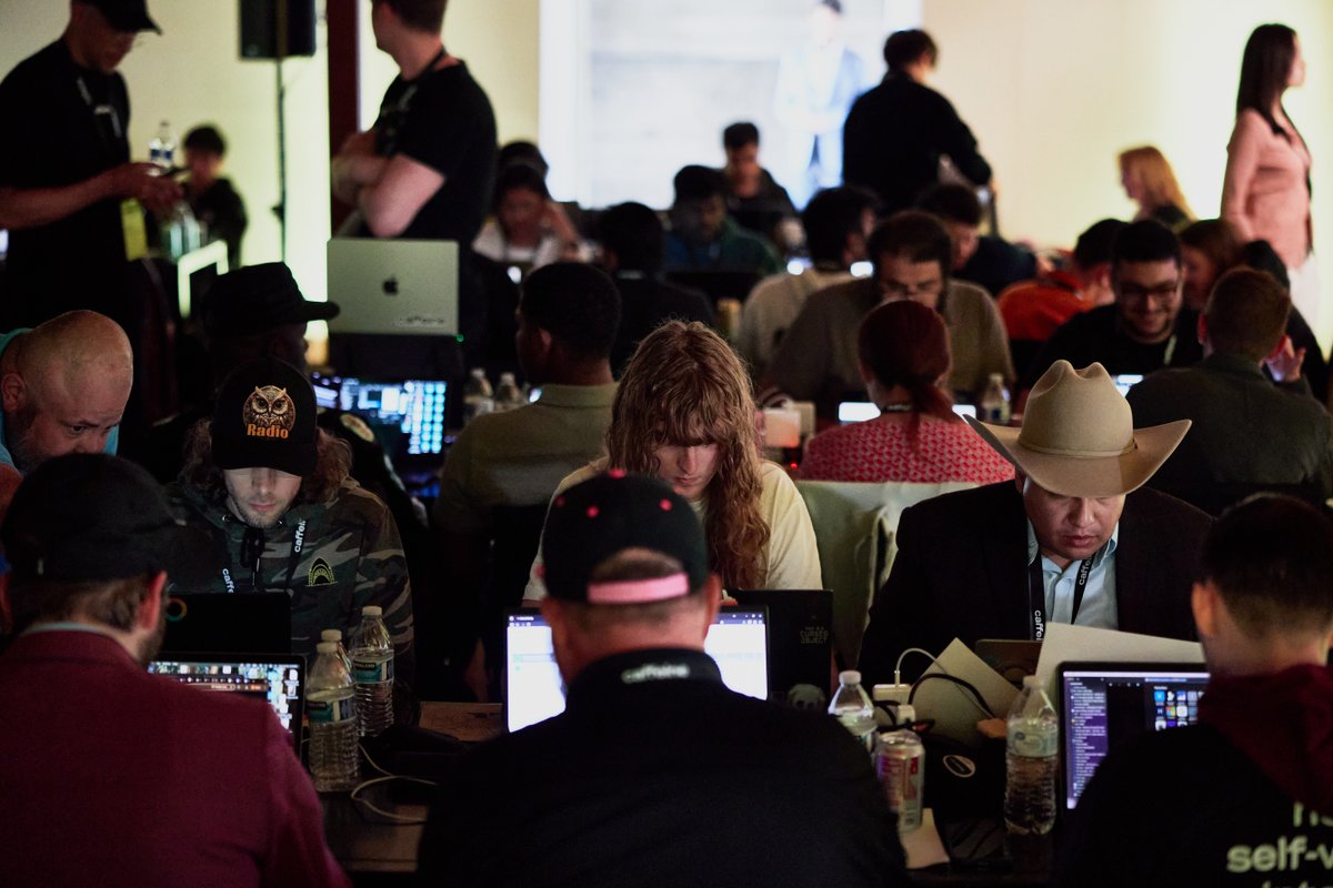 caffeineai's tweet image. Hackers be hacking 💻
6+ hours of:
🧠 Creative genius
💯 Maximum fun
👨🎨 and Caffeine
