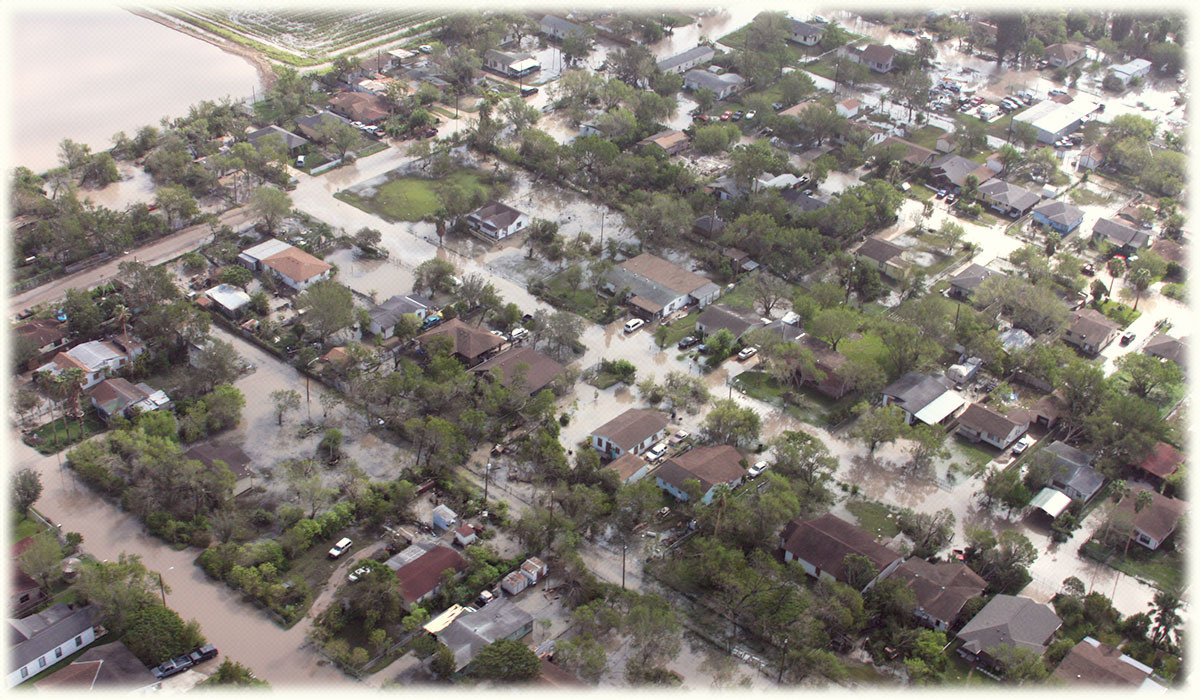 TDIespanol's tweet image. #EnEsteDía: 2008
El huracán Dolly impactó como tormenta categoría 2. El sistema provocó tornados e inundaciones en El Paso. Los daños llegaron a $1.3 mil millones. Prueba de que las clasificaciones de huracanes no predicen daños.
@ElPasoTXGov, @elpasoOEM
bit.ly/Usted-vive-en-…