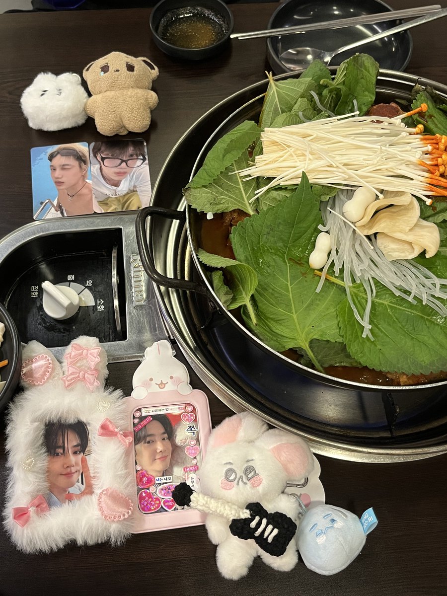 juncotton_s2's tweet image. 오랜만에 친구들 만나서 엑놀 야무지게 해따잉😁🩶