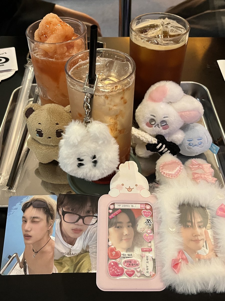 juncotton_s2's tweet image. 오랜만에 친구들 만나서 엑놀 야무지게 해따잉😁🩶