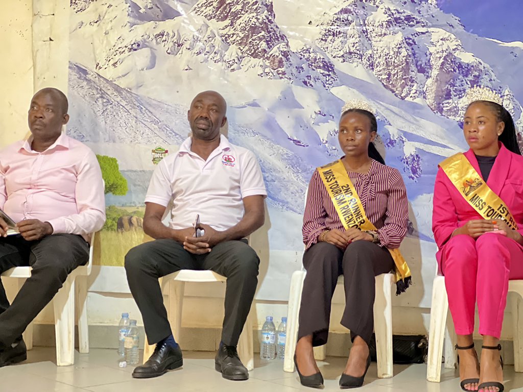 GilazioAdventur's tweet image. Rwenzori theluji festival is apre #Rwenzorimarathon event
Highlights
1. Biodiversity Run to prepare Runners for @RwenzoriMarathn
2. Tourism, Trade and Investivement to link traders, buyers and producers
3. Cultural Exihibition to showcase the tribes and cultures in the Rwenzori