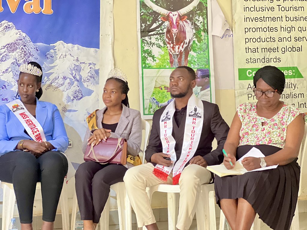 GilazioAdventur's tweet image. Rwenzori theluji festival is apre #Rwenzorimarathon event
Highlights
1. Biodiversity Run to prepare Runners for @RwenzoriMarathn
2. Tourism, Trade and Investivement to link traders, buyers and producers
3. Cultural Exihibition to showcase the tribes and cultures in the Rwenzori