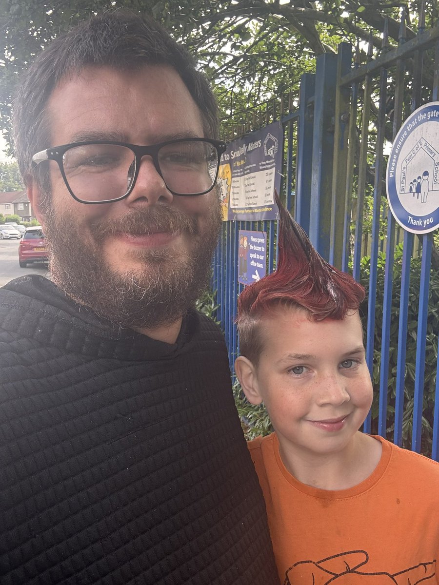 petesunitedPOV's tweet image. So I told the oldest he could have his hair however he wants for the 6 weeks holidays
Without a blink he said massive Red Mohawk
So that’s what he got
I think it’s mint
He said he wanted it red because of United so of course that got an instant yes 😭😭
#GlazersOut
