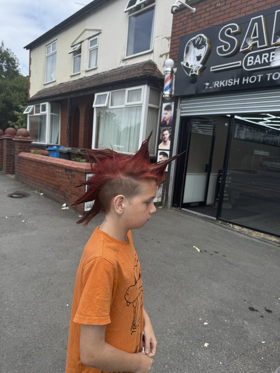 petesunitedPOV's tweet image. So I told the oldest he could have his hair however he wants for the 6 weeks holidays
Without a blink he said massive Red Mohawk
So that’s what he got
I think it’s mint
He said he wanted it red because of United so of course that got an instant yes 😭😭
#GlazersOut