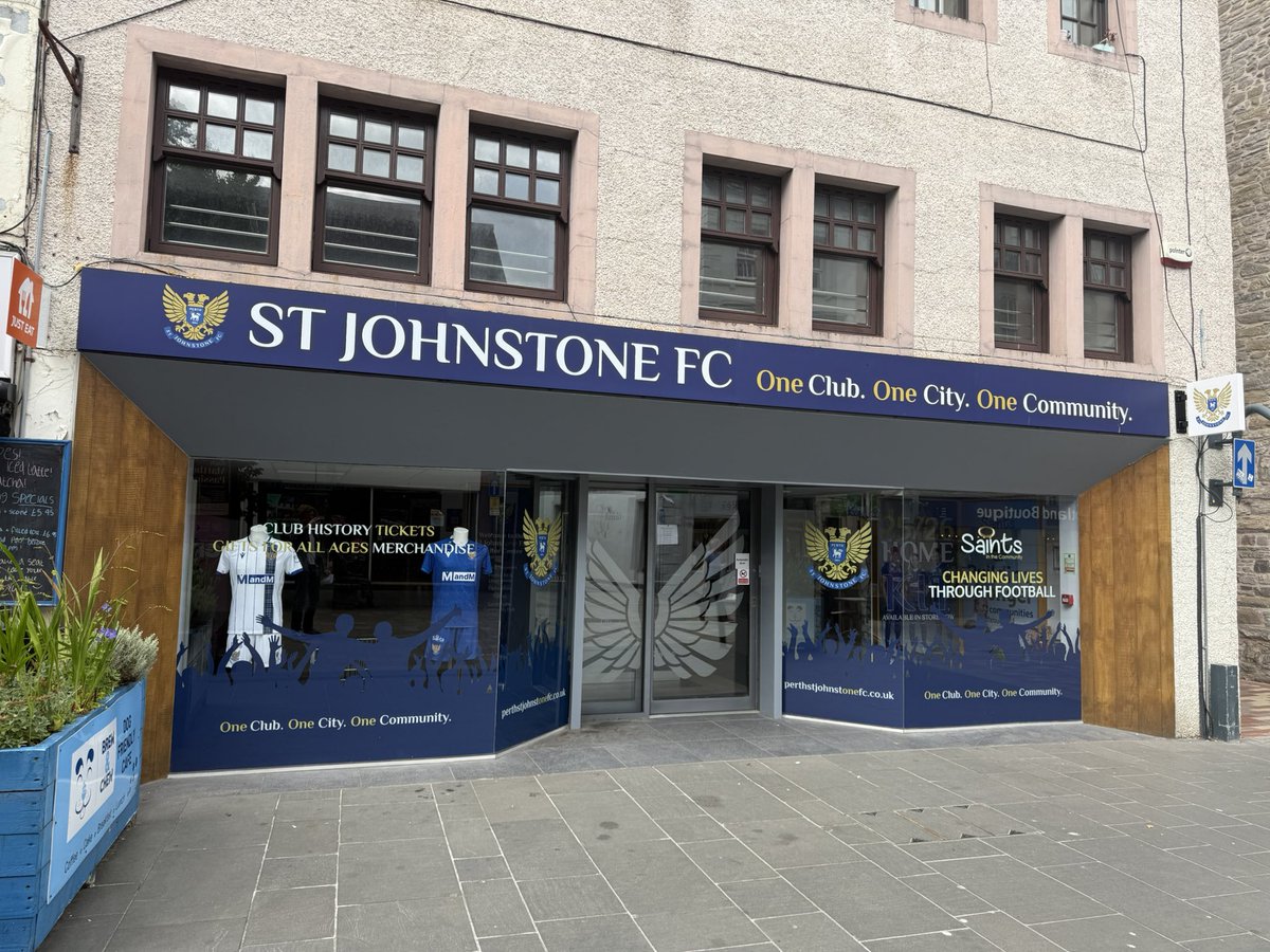 _footyheritage's tweet image. Great to see St. Johnstone’s official hub open in Perth City centre.
One of the only clubs in Scotland out with Celtic and Rangers to open such a place.
Great way to build your community and give people a touch point for the club that isn’t at the stadium.
Forward thinking.