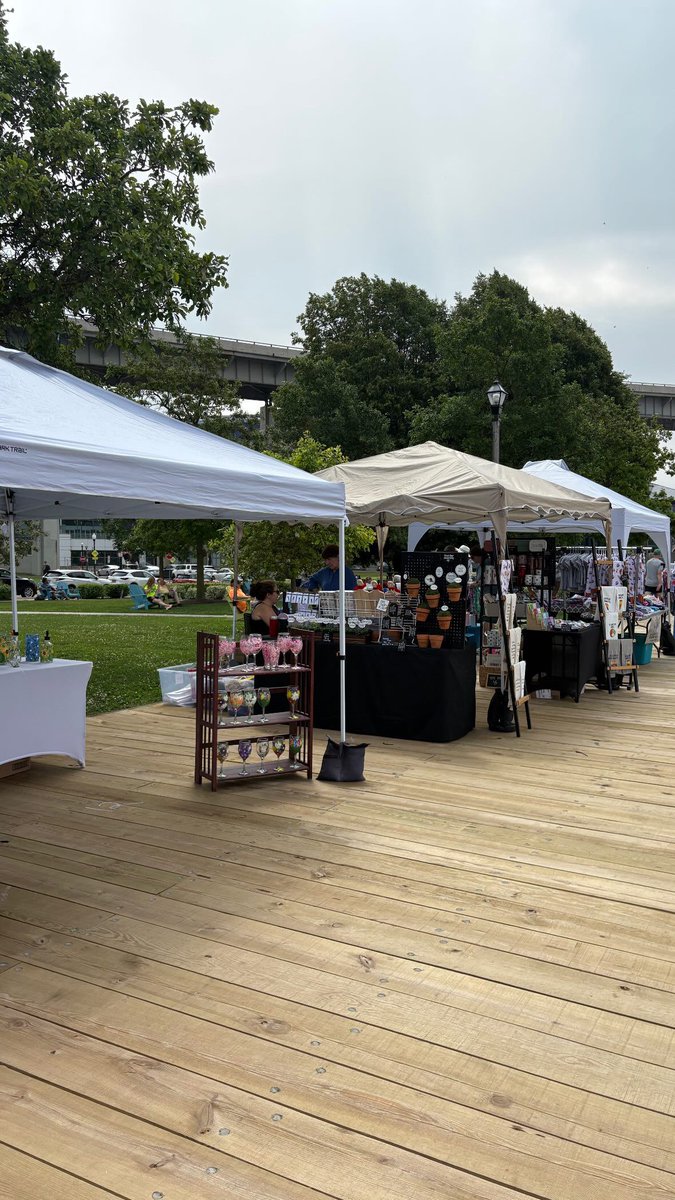 BufWaterfront's tweet image. Come shop around this Saturday at the Buffalo Saturday Artisan Market!
From 10:00am-5pm, you can shop handcrafted and locally produced wares and products for sale by WNY area artisans and producers.
The Buffalo Saturday Artisan Market is presented by @BCBSWNY
