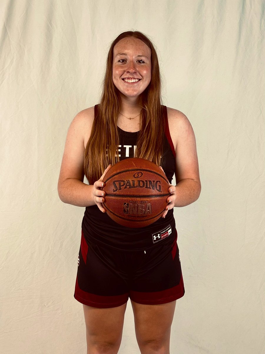 DBatten22's tweet image. Realized I never grabbed a picture with this one.
Lauren watching your growth this summer has been special.
Found your voice, trust in your game, and stepped into every moment with confidence.
From shot-making to slashing — you developed.
Proud of the player she’s becoming……