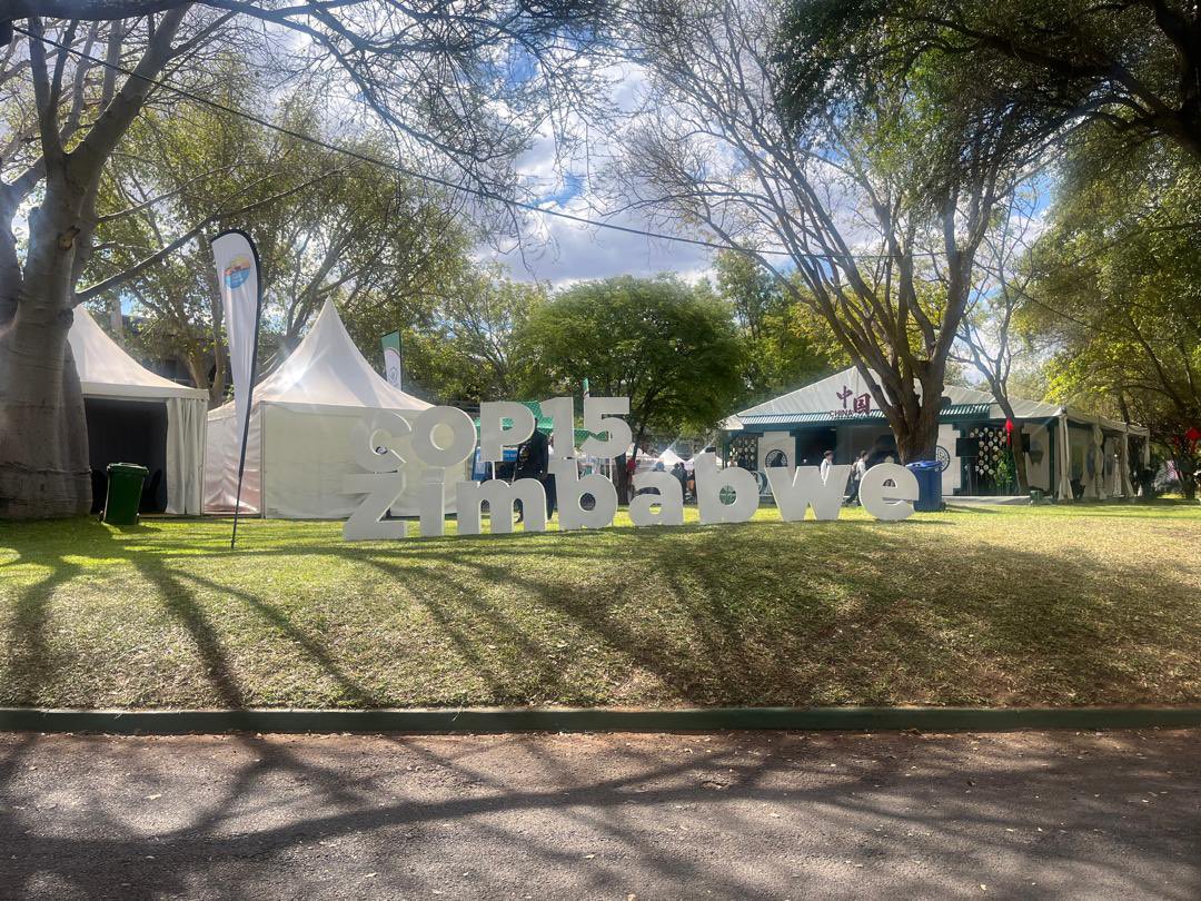 UKinZimbabwe's tweet image. A UK 🇬🇧 team is in Victoria Falls, Zimbabwe 🇿🇼 for #RamsarCOP15, which kicked-off today!
They join other contracting parties to find lasting solutions for wetland restoration and conservation - a vital step in fighting #climate change and reversing biodiversity loss @DefraGovUK.