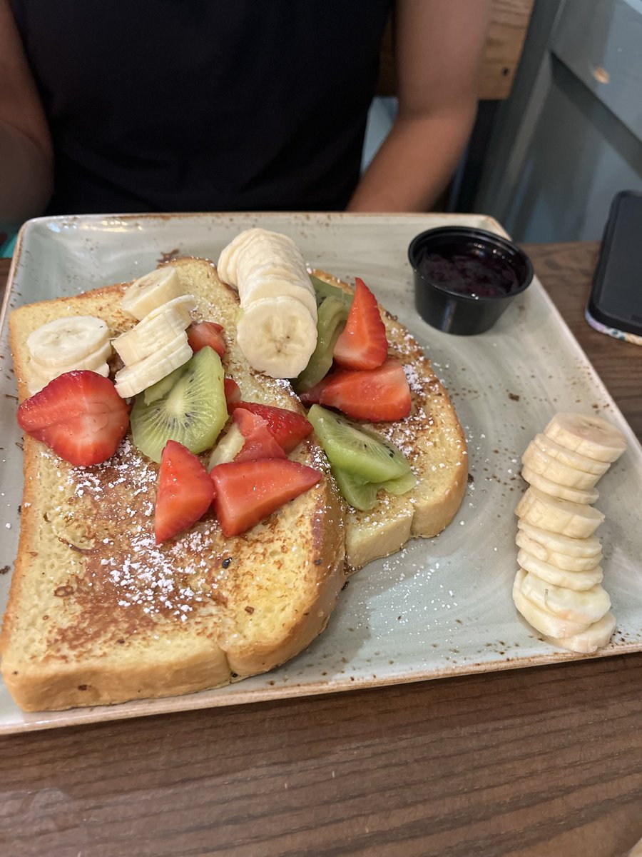 Iteach2ndgrade1's tweet image. Good morning my teacher and non-teacher pals! Happy Wednesday 🍎🩷 Let’s see some yummy breakfast pictures from your camera roll! #breakfast #Wednesdayvibe