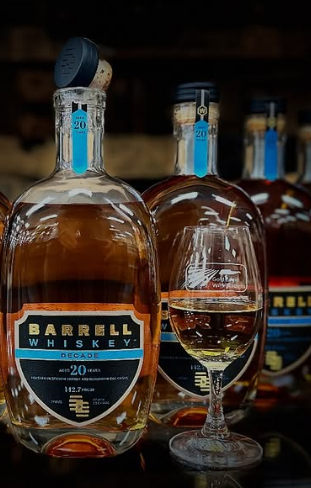 SexyStockSlayer's tweet image. Just scored a bottle of Barrell Decade from @BarrellBourbon
A blend of 20, 21, 22, 23, 24, 25, 26, 27, 28, 29, and 30 Year Canadian Whiskey finished in Spanish Brandy and Hungarian Oak casks, then bottled at cask strength of 142.7 Proof