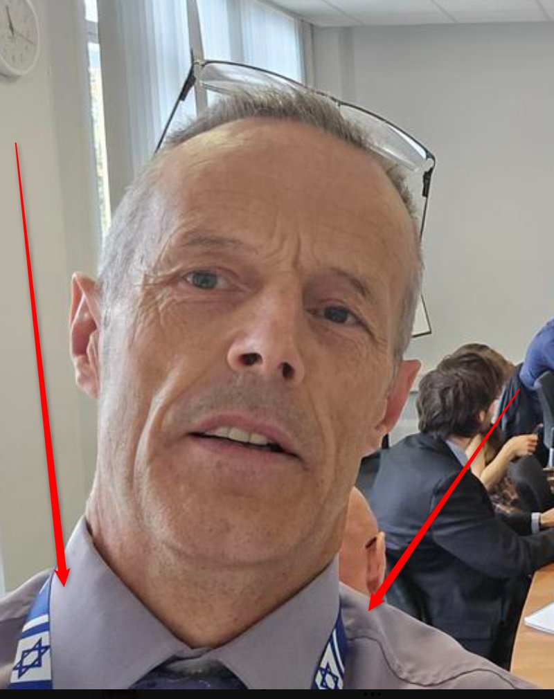 doctoriaindarcy's tweet image. Hi @Graham_Reform. On the 19th July you wrote that 'there would be no more virtual signalling flags' in the council. So can you explain why you have the flag of a foreign regime draped around your neck?