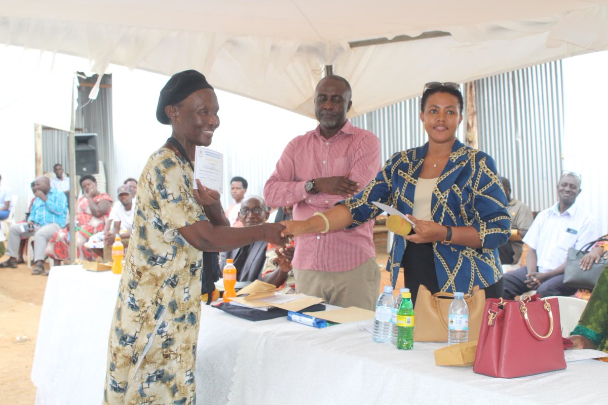 The Deputy Resident City Commissioner (RCC) of Mbarara North, Jackline Kankunda, has urged traders at Markhansingh Market in Mbarara to put aside their differences and support the ongoing construction efforts #MonitorUpdates 

Speaking during a meeting where traders received