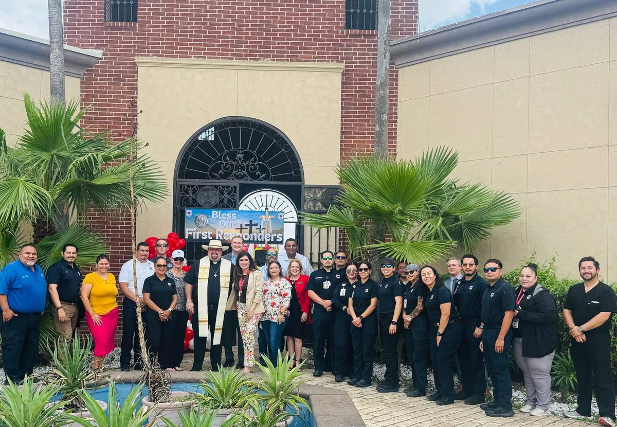 RepMonicaDLC's tweet image. My team recently joined @MedCareEMS for the blessing ceremony of their new life saving equipment. Thank you to all our first responders who run toward the danger to save lives!