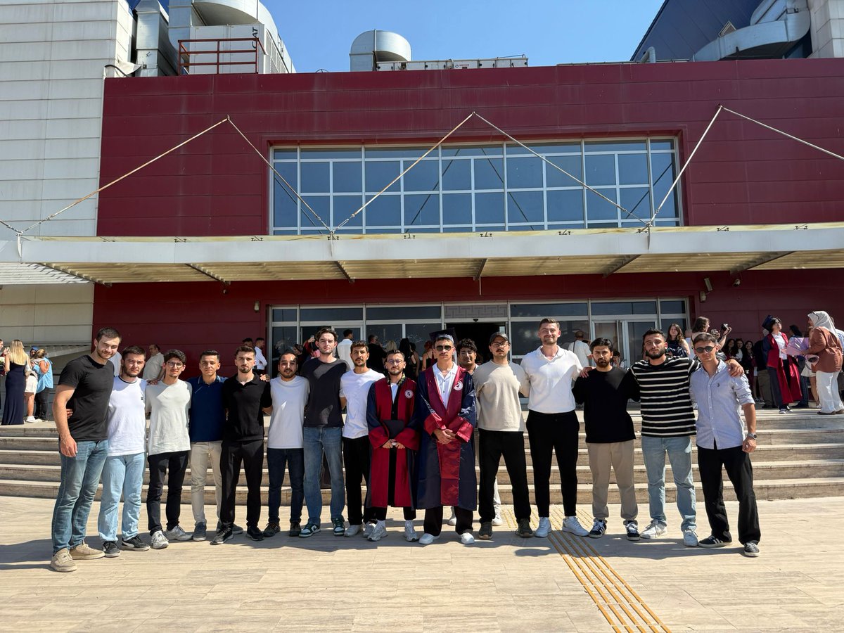 1907 ÜNİFEB İzmir Kâtip Çelebi Üniversitesi örgütlenmesi olarak okulumuzda gerçekleştirilen mezuniyet törenlerine katılım gösterdik. Samet Ömer Cantepe ve Ersin Sezer’e bundan sonraki hayatlarında başarılar dileriz. Ailemiz daim olsun!

#4yıldeğil40yıllık