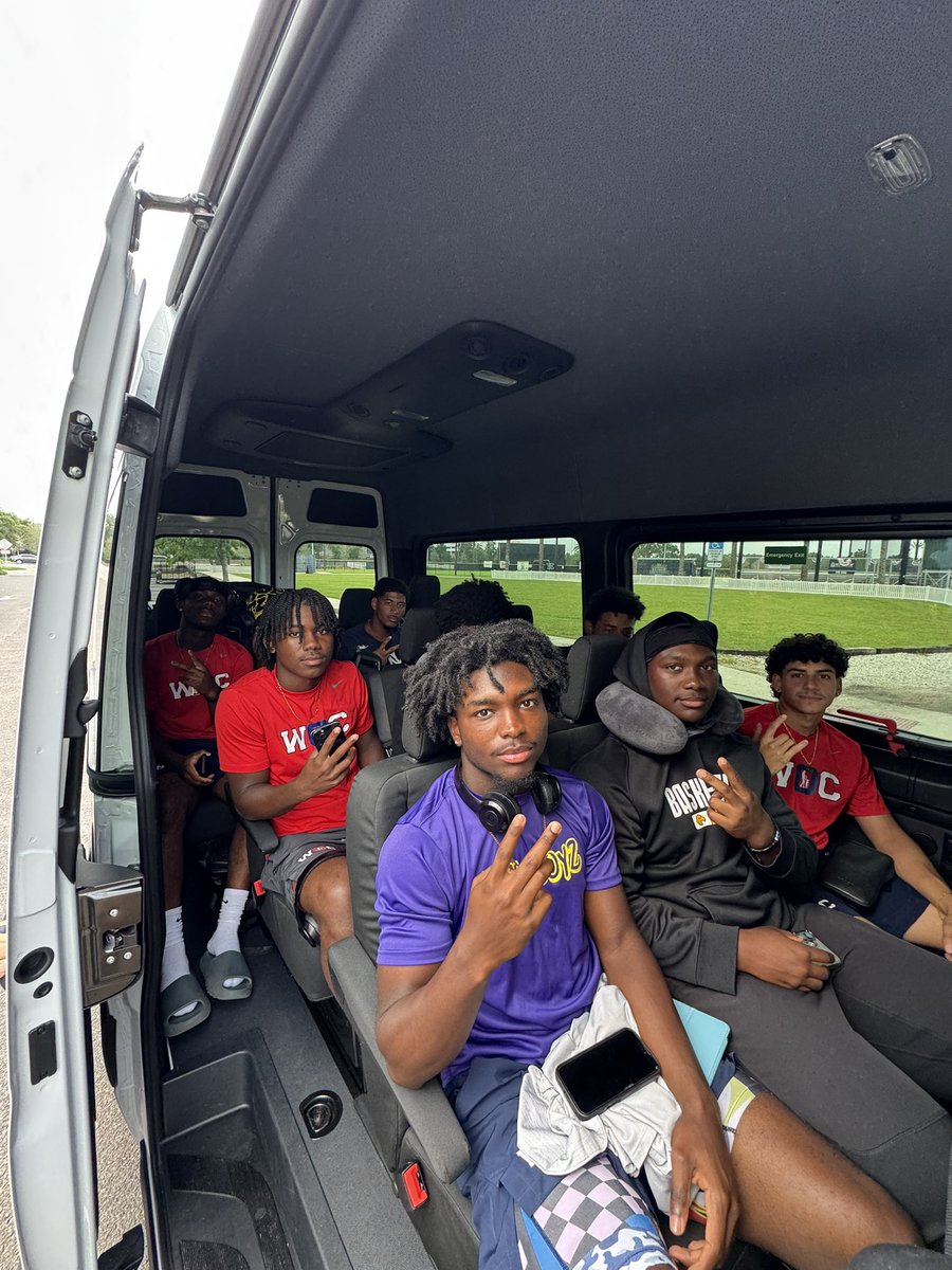 WalkOffJax's tweet image. 📣Road Trip! Our 18U Scout Team is headed to Tampa for the Florida Legion State Tournament. Let’s get to work! 💪🏼⚾️ #WalkOffCharities #ScoutTeam #FloridaLegion