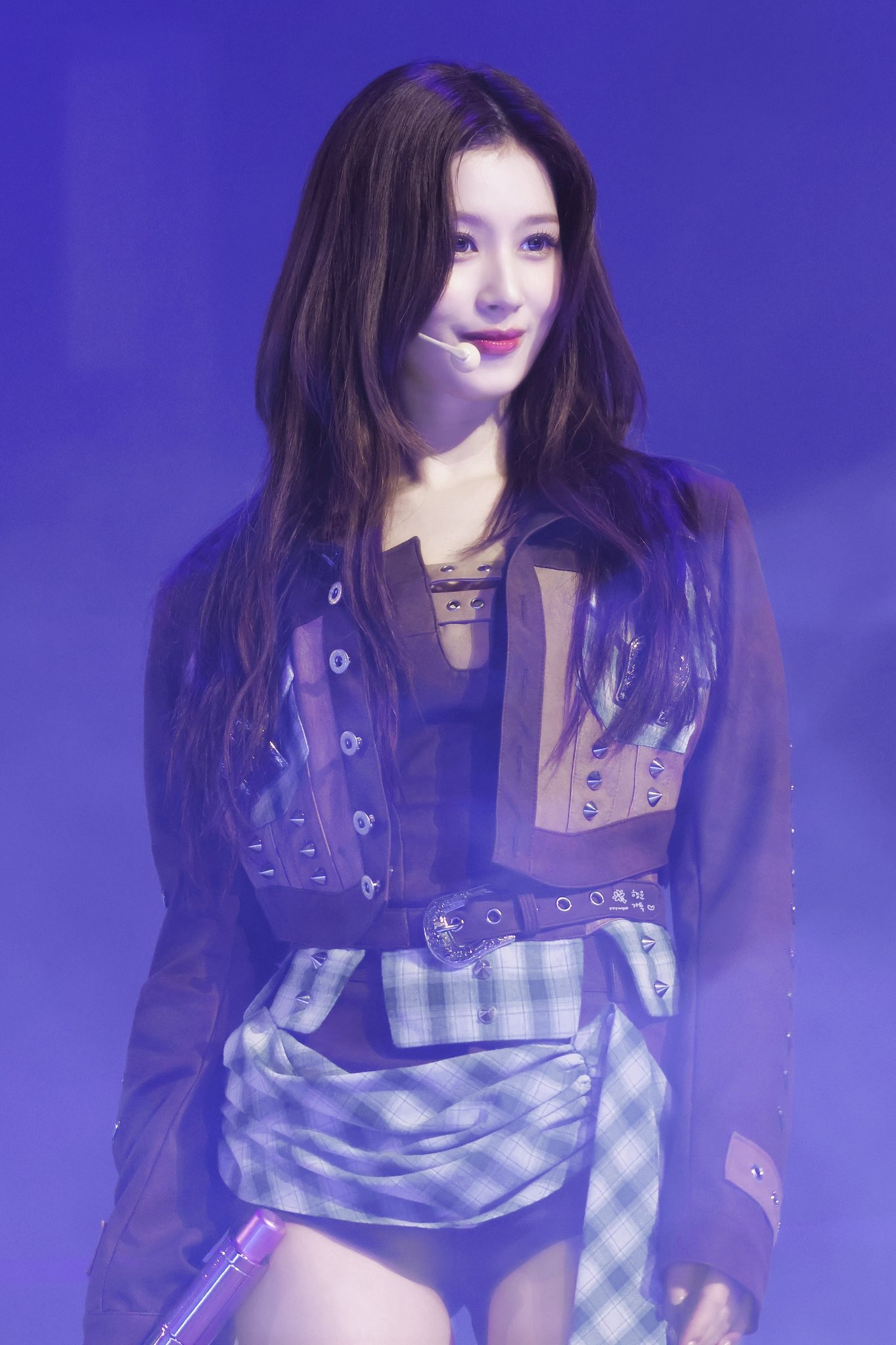 サナ 𝟐𝟓𝟎𝟔𝟐𝟏• 𝐒𝐚𝐧𝐚 𝐡𝐞𝐚𝐝𝐢𝐧𝐠 𝐭𝐨 𝐌𝐢𝐥𝐚𝐧