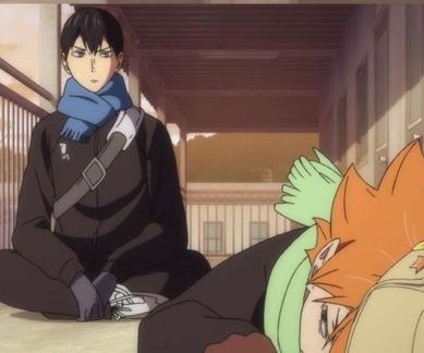 kghndaily's tweet image. the hc that Kageyama was wearing Hinata's scarf. he was always wearing the blue, but one day he chose the green one? yeah right