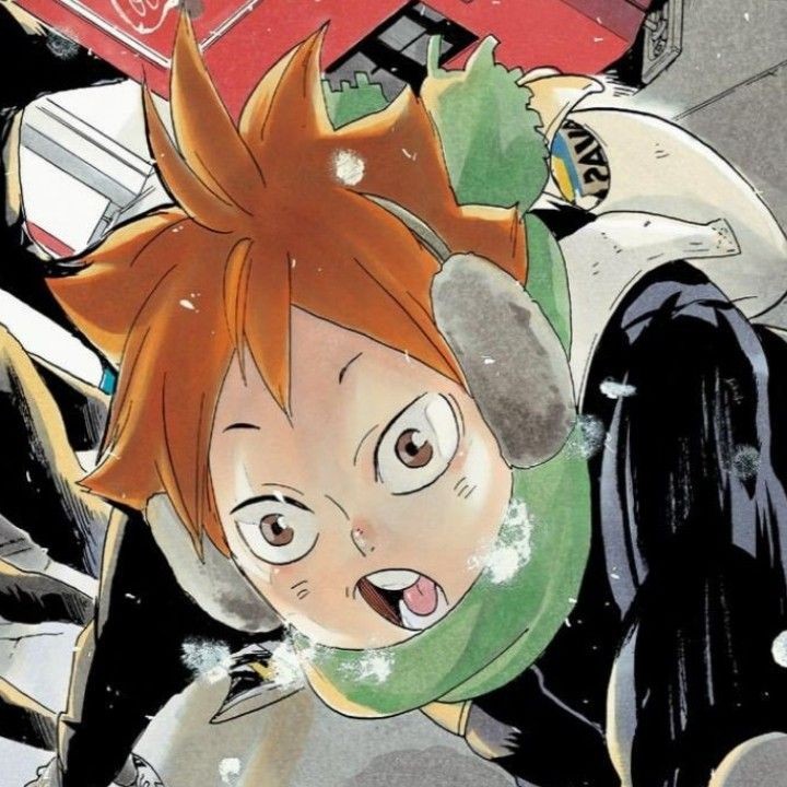 kghndaily's tweet image. the hc that Kageyama was wearing Hinata's scarf. he was always wearing the blue, but one day he chose the green one? yeah right