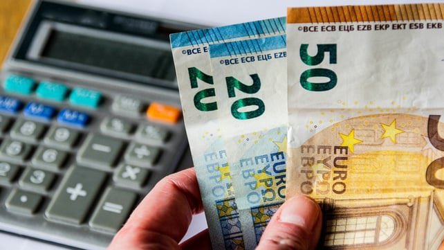 CWeston_Indo's tweet image. The Government is claiming there will little money for tax cuts in October’s Budget because of a promise to deliver a big VAT cut for restaurants. But is that really the case? And how much does it now cost to run a car. Discussing with @cooper_m on @lstwrd soon.