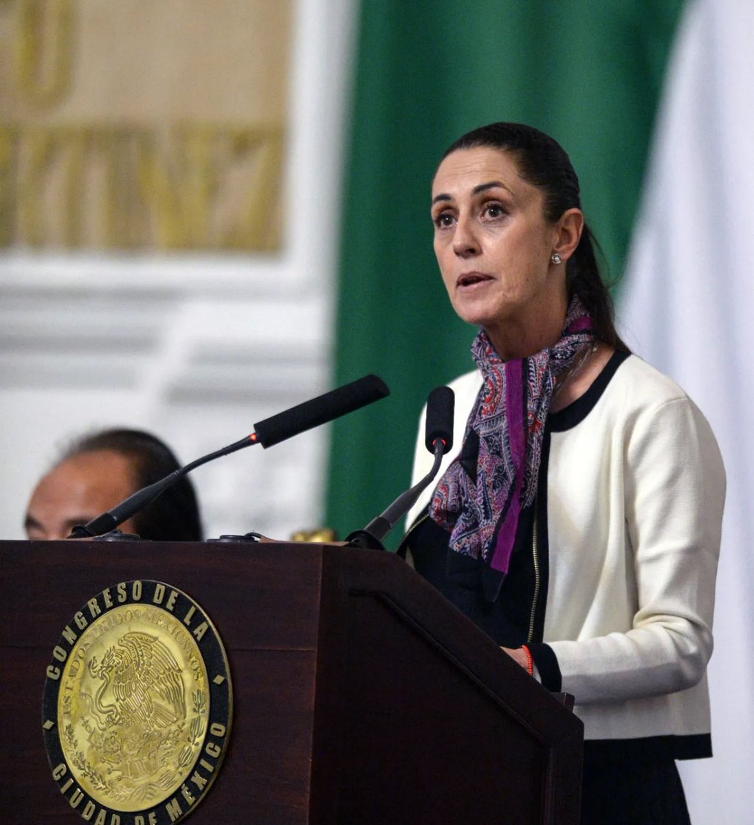 LATAMNEWS33's tweet image. 🇲🇽Claudia Sheinbaum DEMANDS 14 nationals be repatriated after they were sent to alligator Alcatraz.