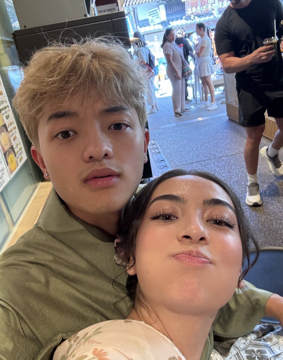 yoxics's tweet image. Jasontheween official Twitch stats while in Japan with Sakura 馃敟
- 51,678 average viewers
- 85,106 peak viewers
- 1.4M hours watched
- 51k followers gained
