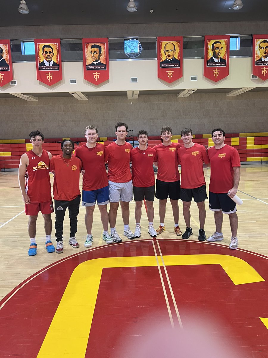 Chaminade_Hoops's tweet image. Always great having some former champions in for our 7am workouts….