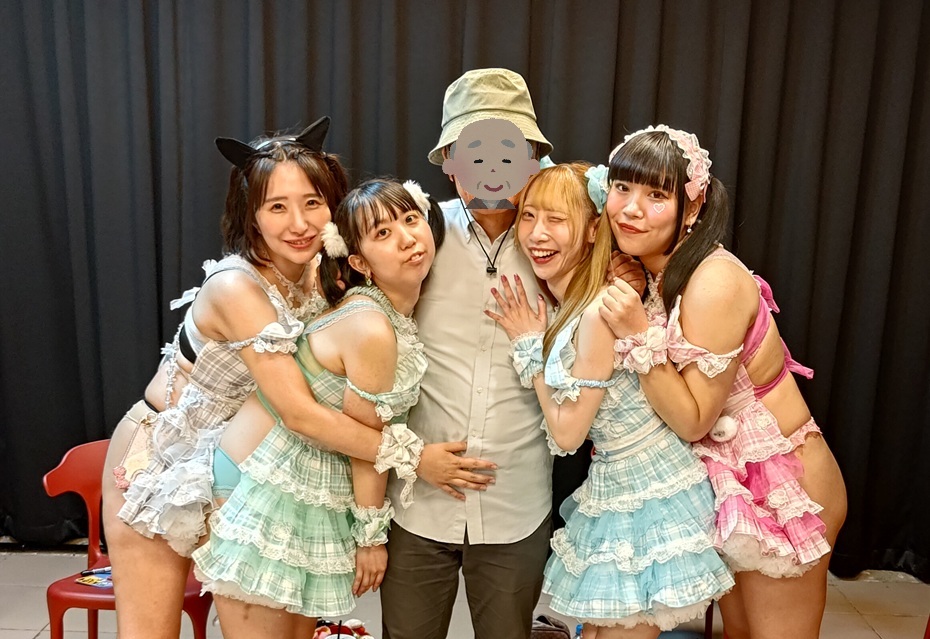 tomoggo26o26's tweet image. 2025.7.20 #MAH 杰克音樂大廳
台湾3日目ラストライブは対バンでしたが、どーげん単独で別室で特典会
みんなもうクタクタだろうけど大勢の台湾ヲタが並んでくれたので最後までアイドルしてました
みんなえらいお疲れさまでした
#道玄坂69 #DGZ69
#野苺れみ #神崎ゆま #濡田まな #天宮みすず