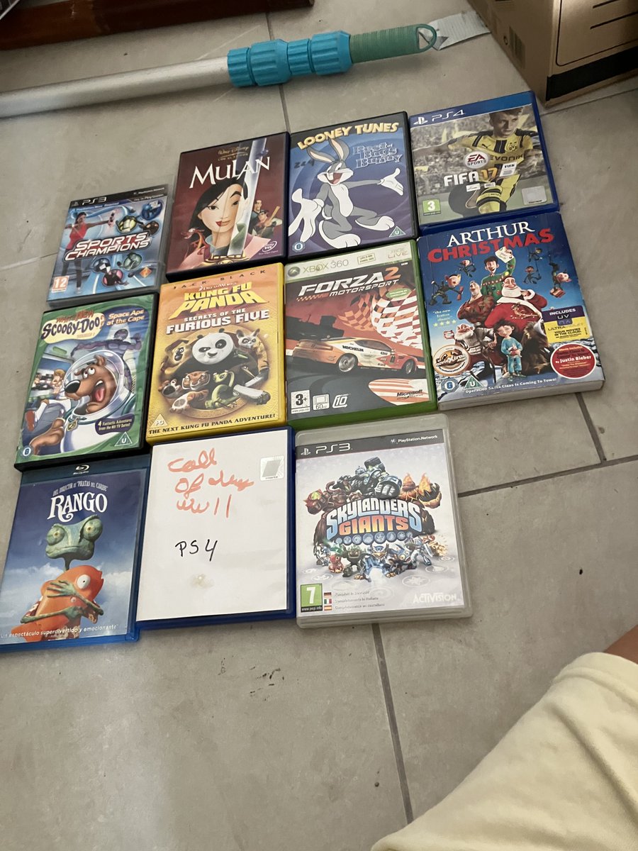 Vendo estos Videojuegos 5€  cada  uno,  <a href="/PicazuSan/">Antonio A.</a> <a href="/korrupio/">Korrupio</a> <a href="/Cafelitoypastas/">Cafelito y pastas ☕🍪🎮</a>