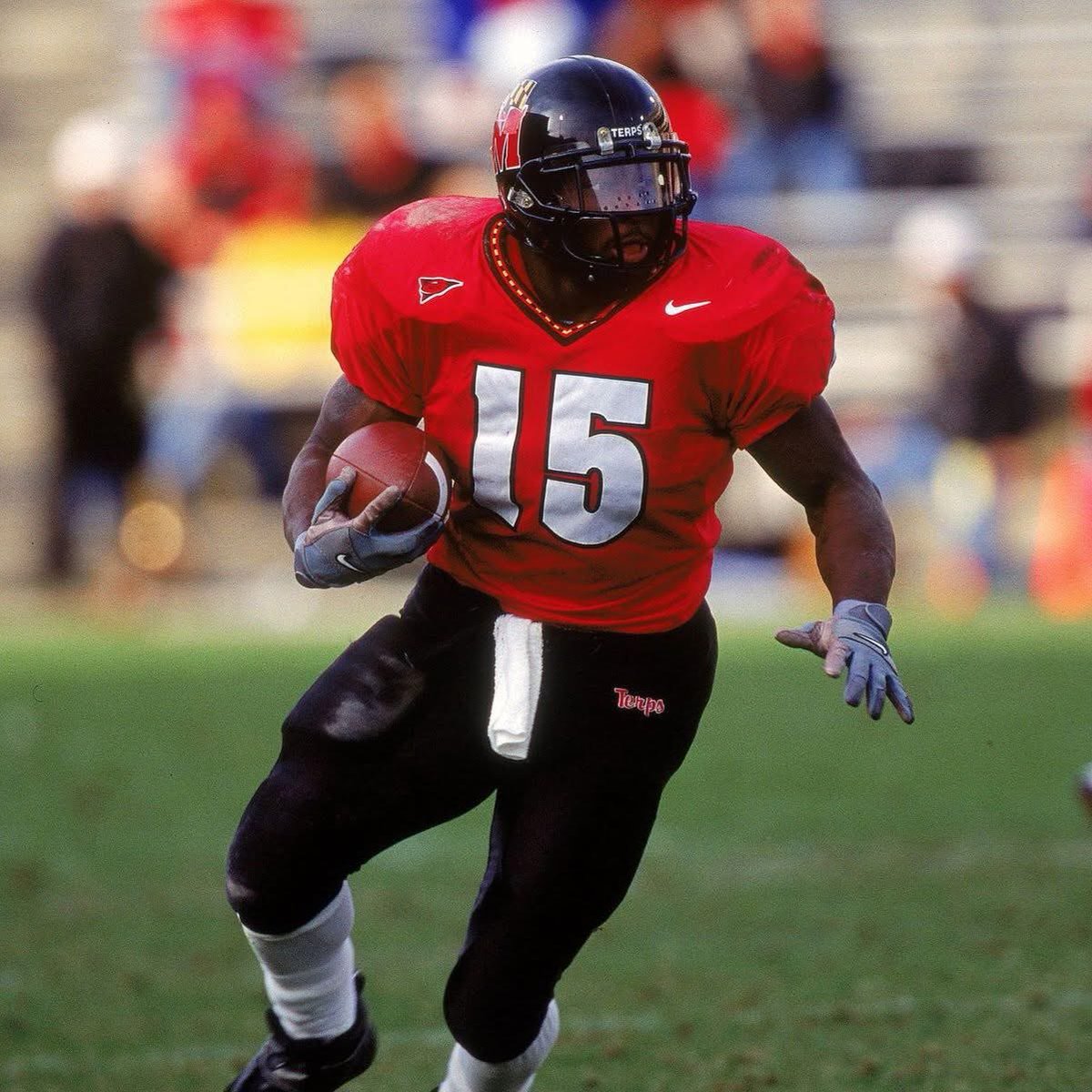 aka_themamba's tweet image. One of Suitland’s finest and the Terps all-time leading rusher (4,147), LaMont Jordan. Jordan rushed for 1,632 yds as a junior in ‘99, and led the NCAA in rushing over the last six weeks of that season. Nine year NFL vet, rushed for 1,025 yds and caught 70 passes for OAK in ‘05.