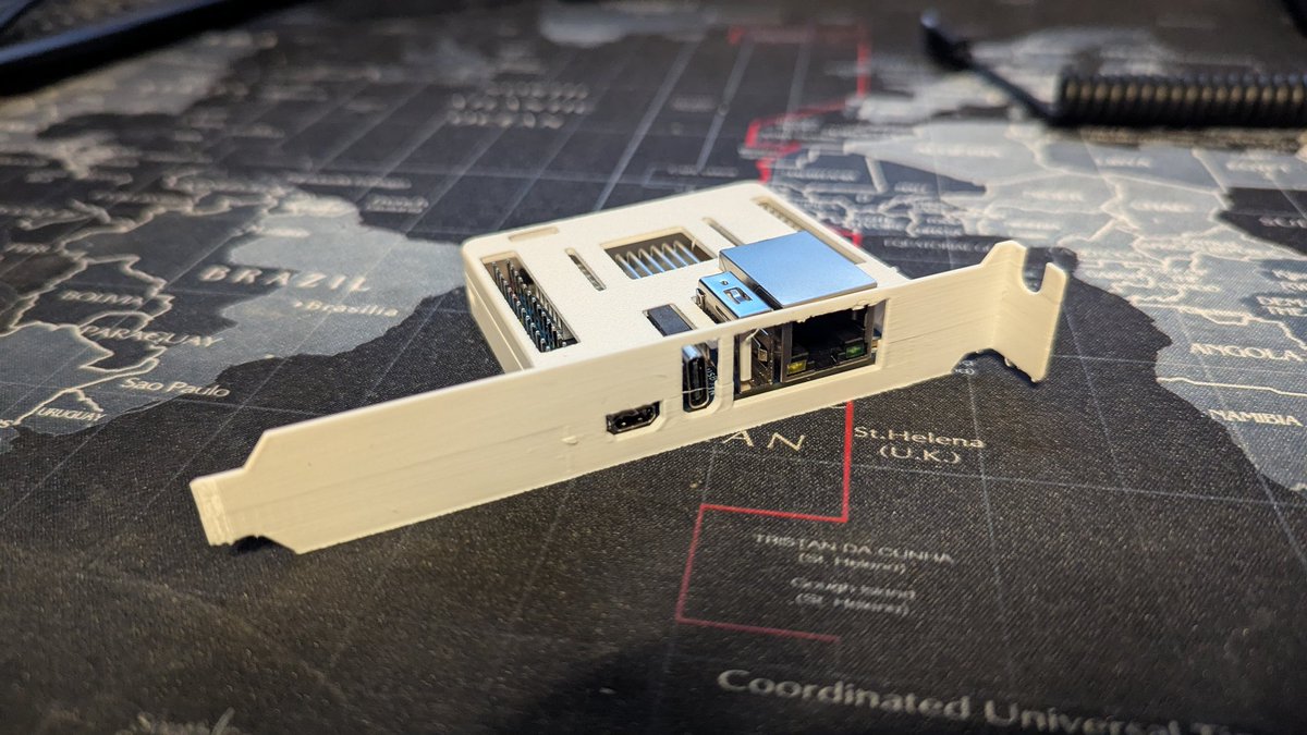 Further refining in my quest to put a bunch of computers in a computer.

Orange pi zero 3 pci slot mount.

Printed in PETG.

#Homelab #3dprinting
