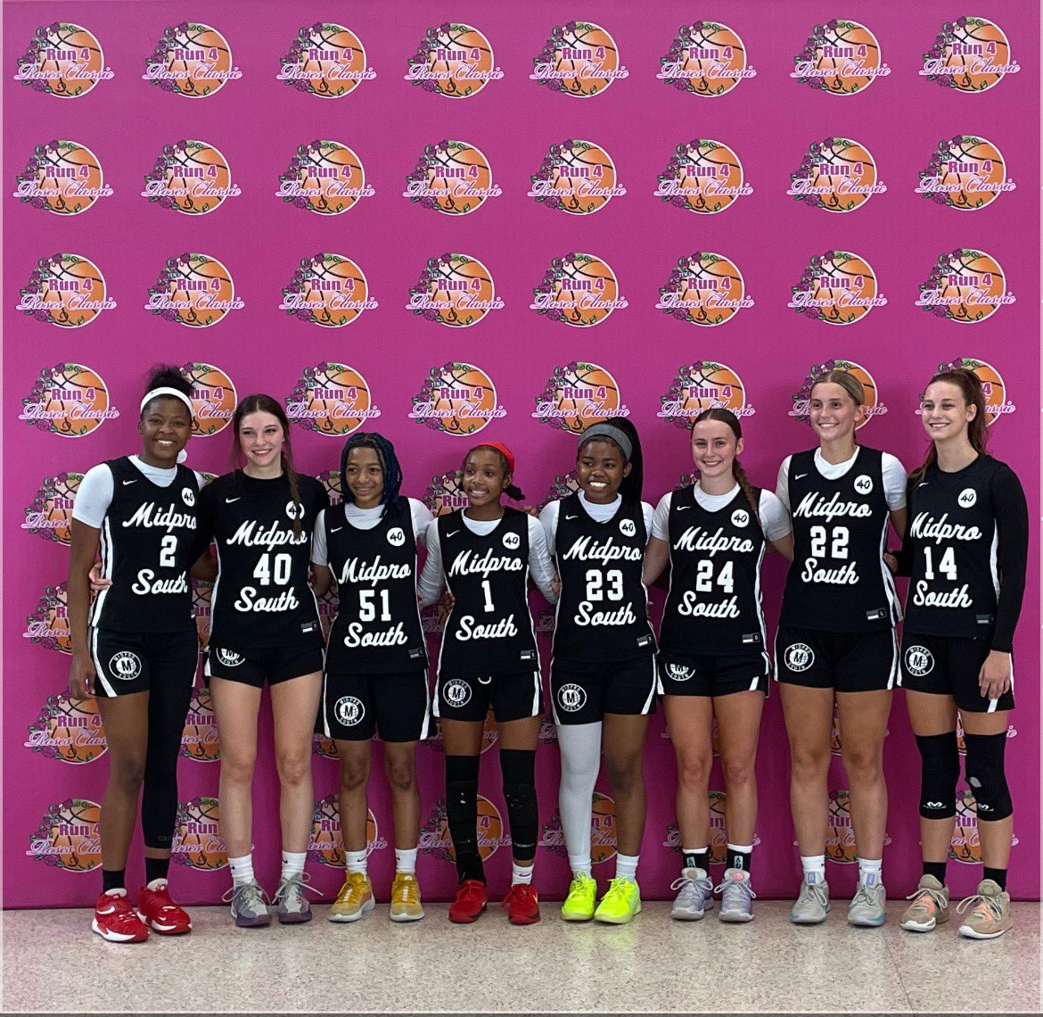 MidProSouthGirl's tweet image. Thank you to our Class of 2026!

You embodied the family-first mentality that defines our program. Every sacrifice made was for the team.

Proud of this group for the love they’ve shown each other and the standard they’ve set!