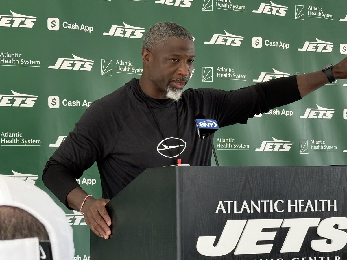 DWAZ73's tweet image. #Jets coach Aaron Glenn says he was really excited about getting started today and getting on the field.
Says he woke up around 3:30 this morning and didn’t go back to sleep.
His wife sent him a text at 2:30 am: “Just be AG.” And that’s what he plans to do as the HC.
