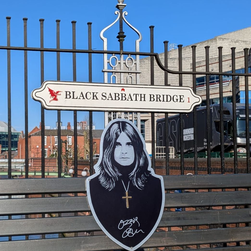 EuansGuide's tweet image. Many visitors to Birmingham make a point of stopping by Black Sabbath Bridge, a local landmark that feels especially poignant today.
If you're planning a visit, you might find this disabled access review helpful.
buff.ly/Thl7h2n