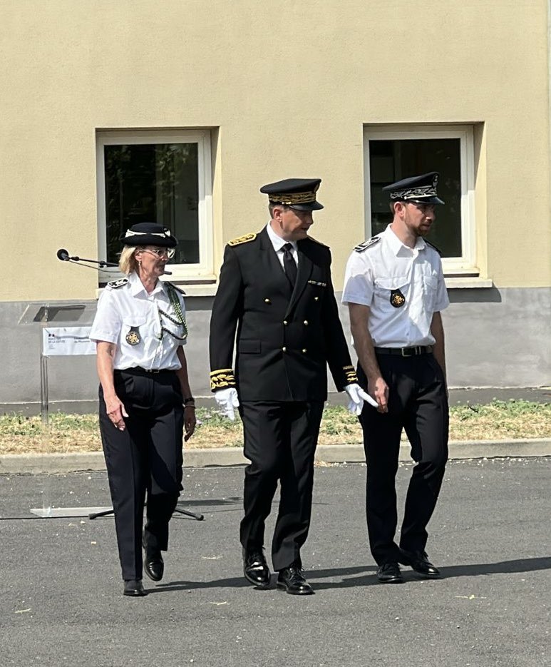 Prefet34's tweet image. 📸 La cérémonie d'installation de Mme Patricia Chauviré, nouvelle cheffe d'établissement du centre pénitentiaire de #Béziers (prison du Gasquinoy) s'est déroulée ce matin en présence du préfet de l'#Hérault, des élus, des autorités civiles et judiciaires.