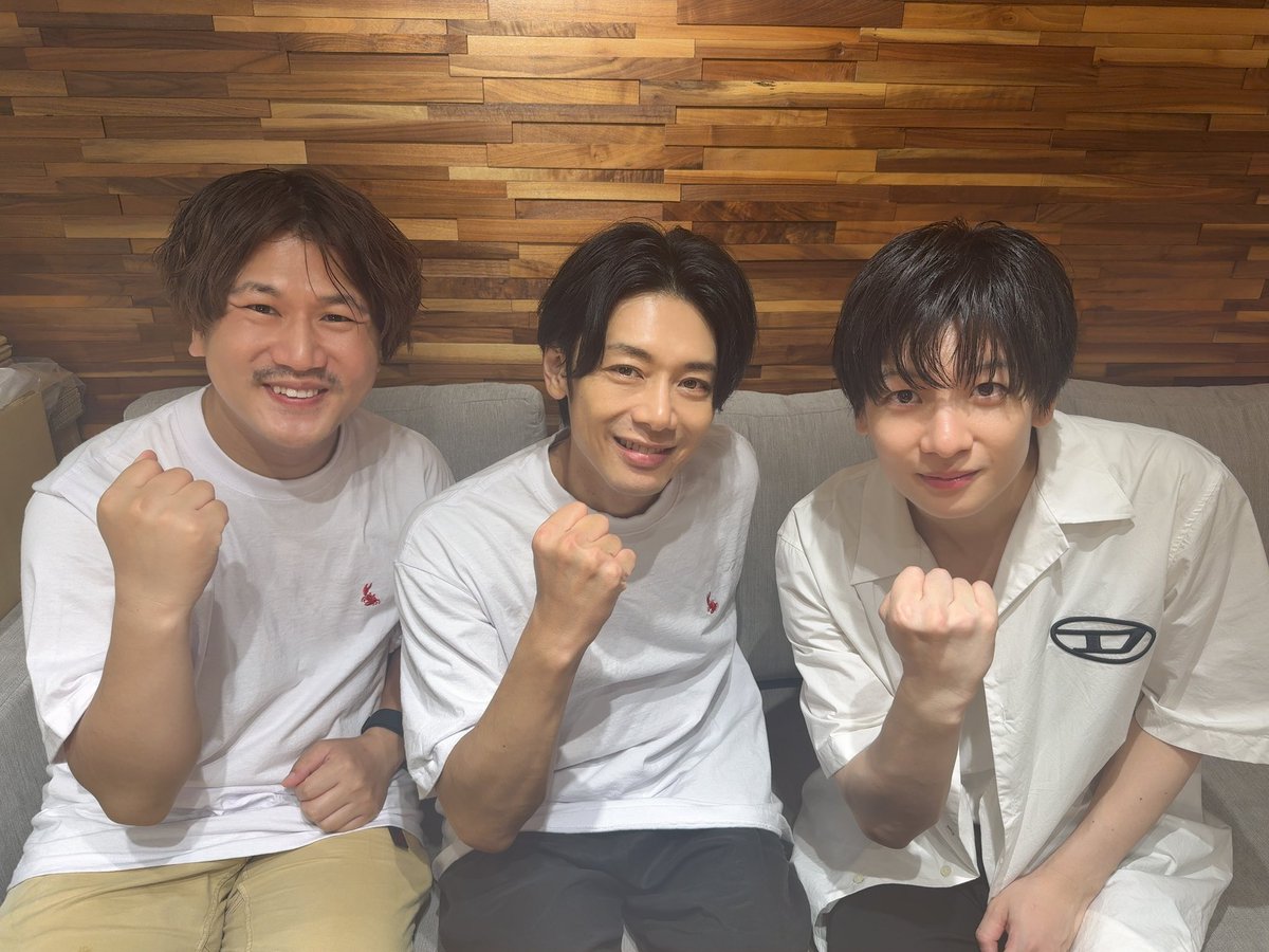 ofkyo's tweet image. 翔さんのチャンネル
「翔ちゃんねる」に飛び入りで出演させていただきました!
TOKYO NIGHT CRABのお話しができて嬉しかったし、大好きな2人に会えて最高に幸せでした🦀
もっともっと語りたいです!!
4周年おめでとうございます!✨
#TOKYONIGHTCRAB