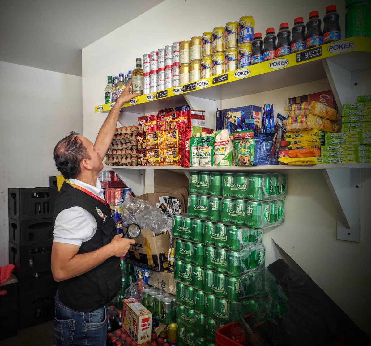 FNDCol's tweet image. El Grupo Operativo Anticontrabando de la @GobCasanare, protege la salud de los casanareños y las finanzas del departamento, mediante operativos de control a la venta de cervezas, licores y cigarrillos en establecimientos comerciales de Yopal.
#TodosContraElContrabando