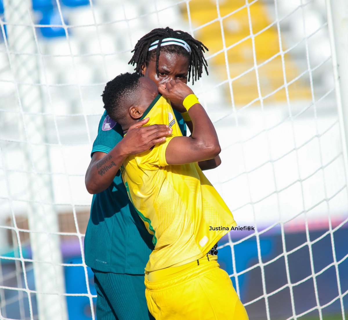 Justinaaniefiok's tweet image. A painful end to the semifinal for South Africa. A defeat to Nigeria and a serious injury to one of their own. Speedy recovery to the player 🙏.
#TotalEnergies𝑾𝑨𝑭𝑪𝑶𝑵2024