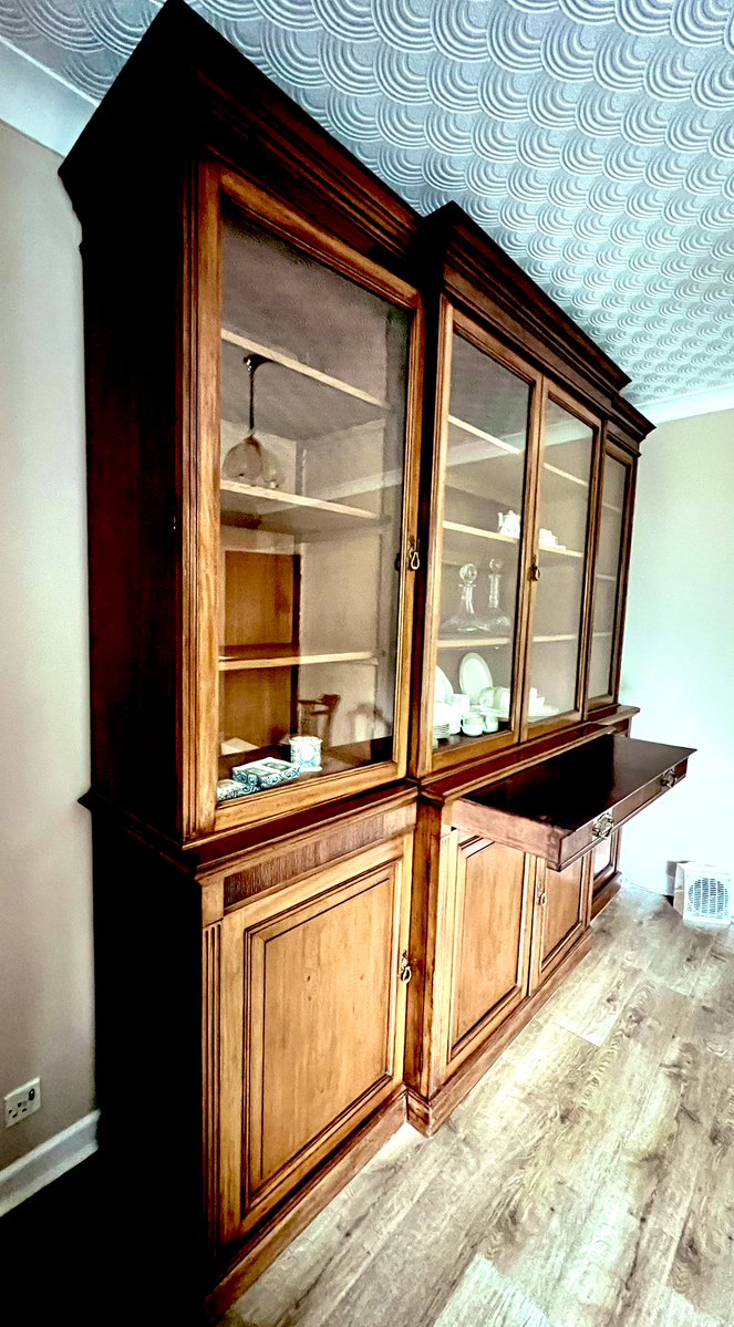 Cato Crane - Probate & Fine Objects Auctions (@catocrane) on Twitter photo Fine Mahogany Breakfront #Library #Bookcase + Writing/Reading Centre Extending Slide in Excellent Condition from Private #Cheshire Residence - 273cm long & 240cm high August Auction at TheSaleroom.com/CatoCrane @TheSaleroom <a href="/heswallmagazine/">Heswall Magazine</a> <a href="/chestertweetsuk/">#chestertweets</a> <a href="/PeriodClocks/">Spencelayhs Antiques Art & Period Clocks</a> #Antiques Fine Mahogany Breakfront #Library #Bookcase + Writing/Reading Centre Extending Slide in Excellent Condition from Private #Cheshire Residence - 273cm long & 240cm high August Auction at TheSaleroom.com/CatoCrane @TheSaleroom <a href="/heswallmagazine/">Heswall Magazine</a> <a href="/chestertweetsuk/">#chestertweets</a> <a href="/PeriodClocks/">Spencelayhs Antiques Art & Period Clocks</a> #Antiques