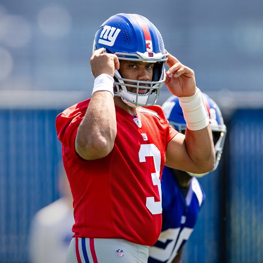 SleeperGiants's tweet image. Giants HC Brian Daboll has announced that Russ is officially QB1 🚨