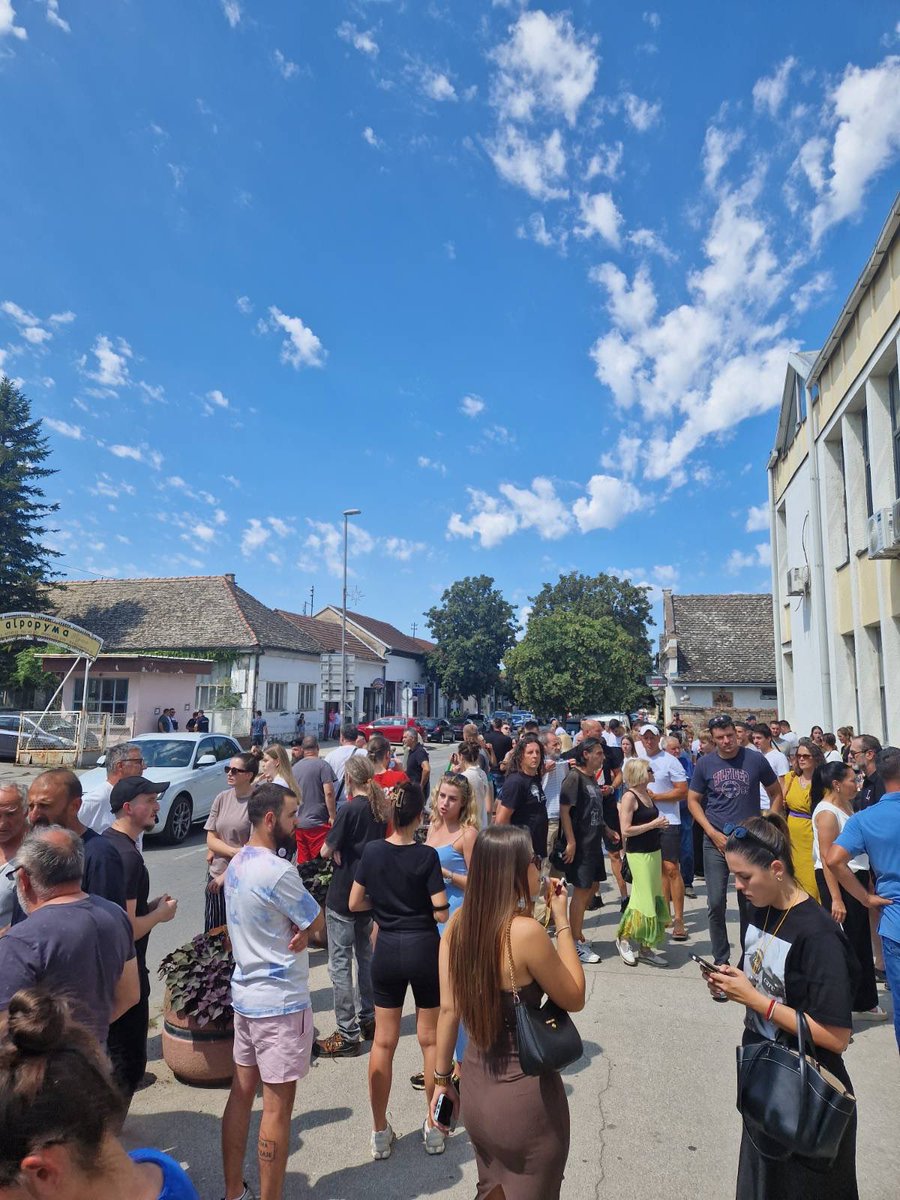 demokrate's tweet image. Incident ispred suda u Rumi danas dokaz je da sistemsko nasilje koje režim sprovodi produbljuje krizu i kontinuirano generiše novo nasilje. Ali odlučnost i solidarnost hrabrih građana pokazuju da ono nikada neće pobediti.