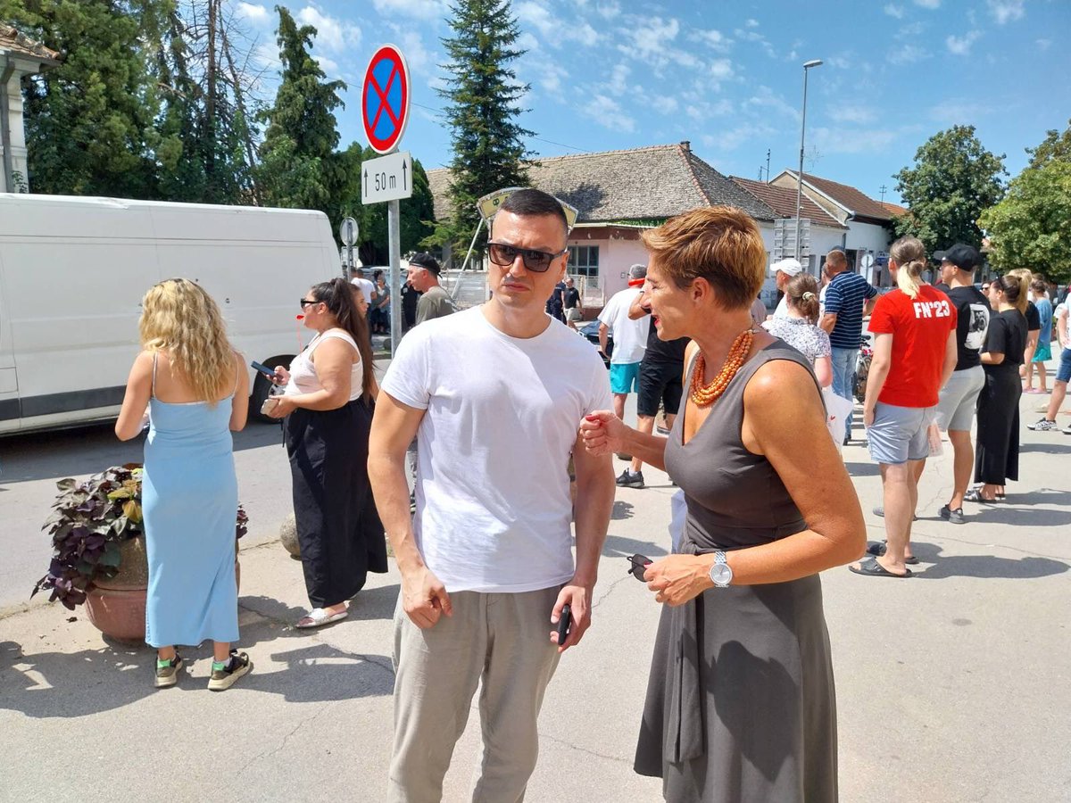 demokrate's tweet image. Incident ispred suda u Rumi danas dokaz je da sistemsko nasilje koje režim sprovodi produbljuje krizu i kontinuirano generiše novo nasilje. Ali odlučnost i solidarnost hrabrih građana pokazuju da ono nikada neće pobediti.