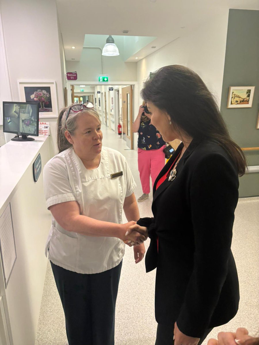 HSESouthWest's tweet image. 🏥 Minister for Health, Jennifer Carroll MacNeill TD, today visited HSE South West's Kanturk, Millstreet and Macroom Community Hospitals where developments are transforming care for older people across County Cork
#Healthcare #HSE #Sláintecare @roinnslainte @CarrollJennifer