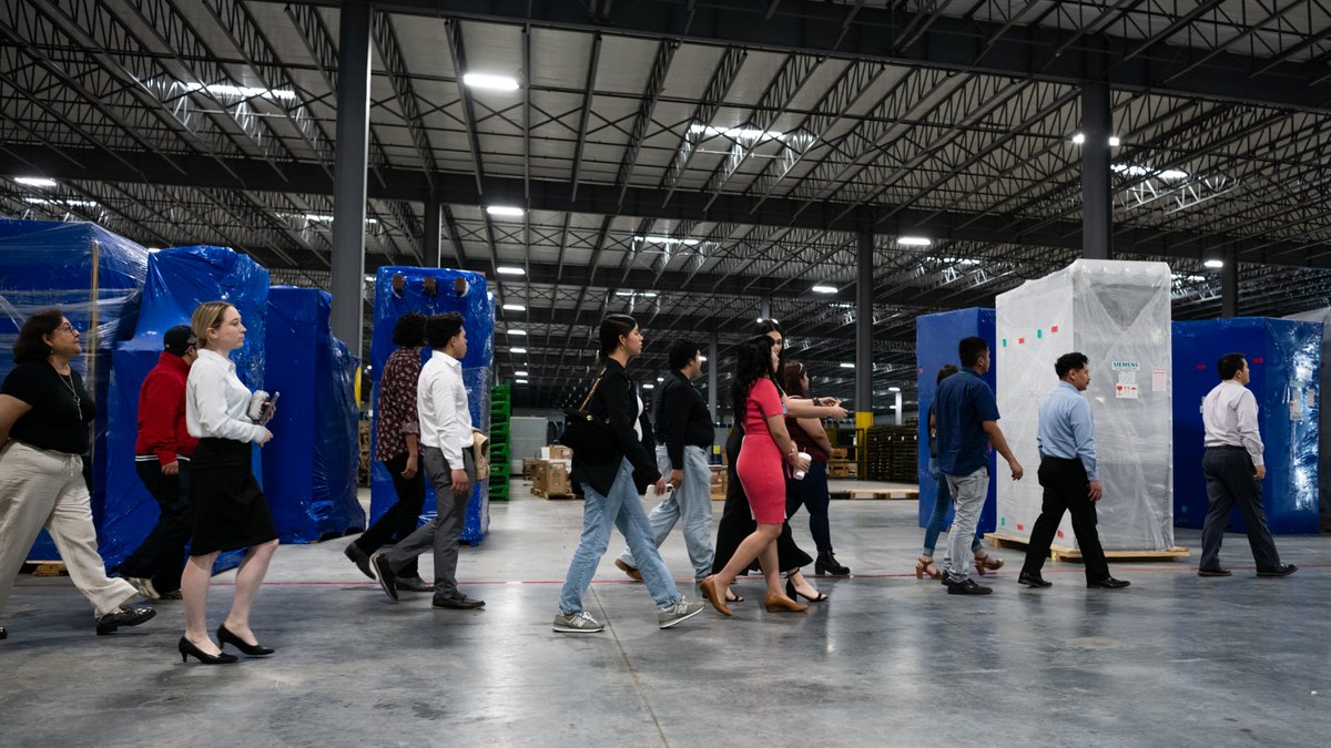 laredopalominos's tweet image. At one of the busiest ports in the country, Laredo College students see global trade in action.

Our Logistics and Distribution Program connects the classroom to the front lines of international commerce. Learn more by calling (956) 721-5110 or email GIELC@laredo.edu.