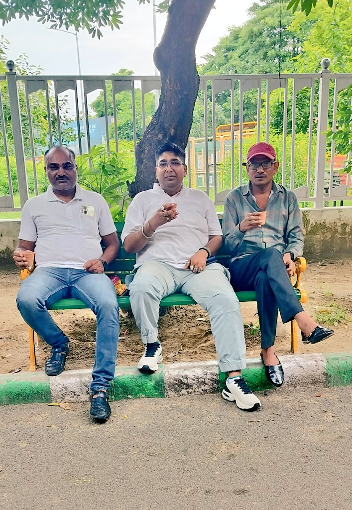आलोक तिवारी (@aloktiwari9335) on Twitter photo मंजिलों की परवाह ना कीजिये....
जिंदगी सफर है आप दोस्तों संग चाय पीजिए.!!
#कुछ_पल_तेरे_संग 😍♥️
<a href="/arpitmishraBJP/">अर्पित मिश्र</a> <a href="/Jstomarbjp/">J S TOMAR (जनसेवक उत्तर प्रदेश)</a> मंजिलों की परवाह ना कीजिये....
जिंदगी सफर है आप दोस्तों संग चाय पीजिए.!!
#कुछ_पल_तेरे_संग 😍♥️
<a href="/arpitmishraBJP/">अर्पित मिश्र</a> <a href="/Jstomarbjp/">J S TOMAR (जनसेवक उत्तर प्रदेश)</a>