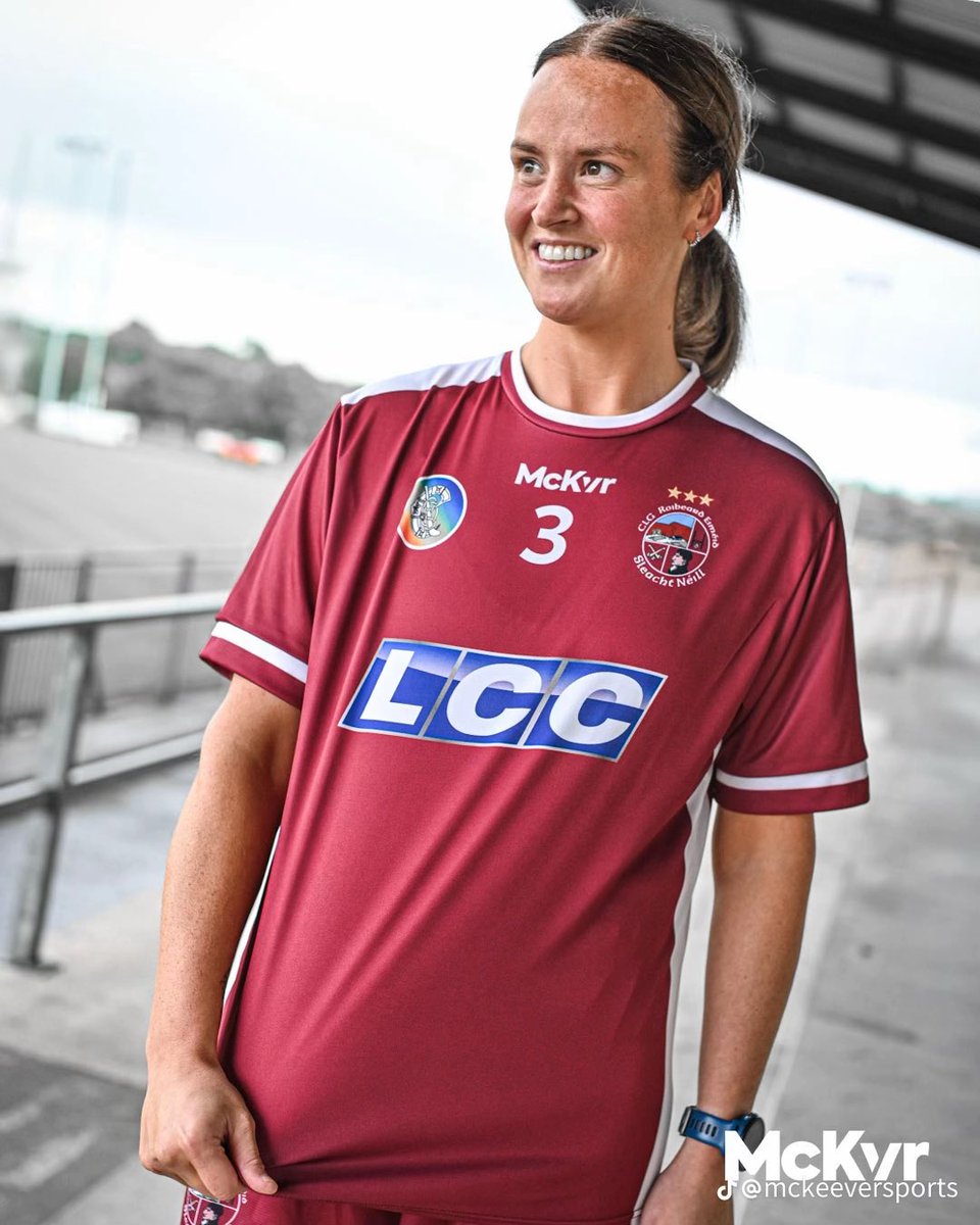 CahairOKane1's tweet image. Big coup for McKeever Sports to sign “a multi year deal” with Slaughtneil. Definite shift in the GAA’s sportswear market over the last few years. Ultimately that competition will be a good thing for everyone. Just praying the hoops on the hurling jersey aren’t around the back 👓