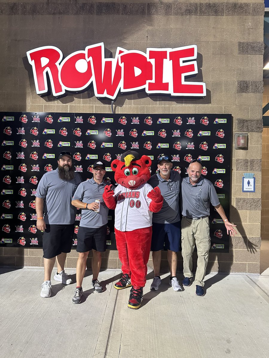 Last night Apache staff &amp; Apache Dealers attended an Indianapolis Indians Baseball Game to kick off our yearly Dealer Meeting week!  

A good time with great people. 🤝

#ApacheSprayers