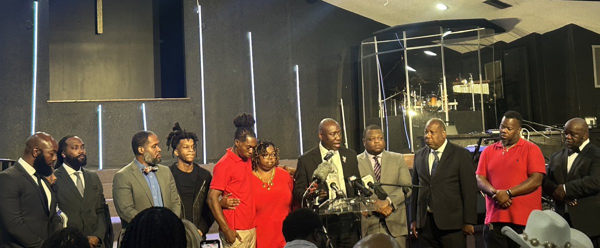 AHatcherNews's tweet image. HAPPENING NOW: Civil rights attorneys Ben Crump and Harry Daniels are holding a press conference to call for justice after video of 22-year-old William McNeil Jr.’s violent traffic stop went viral