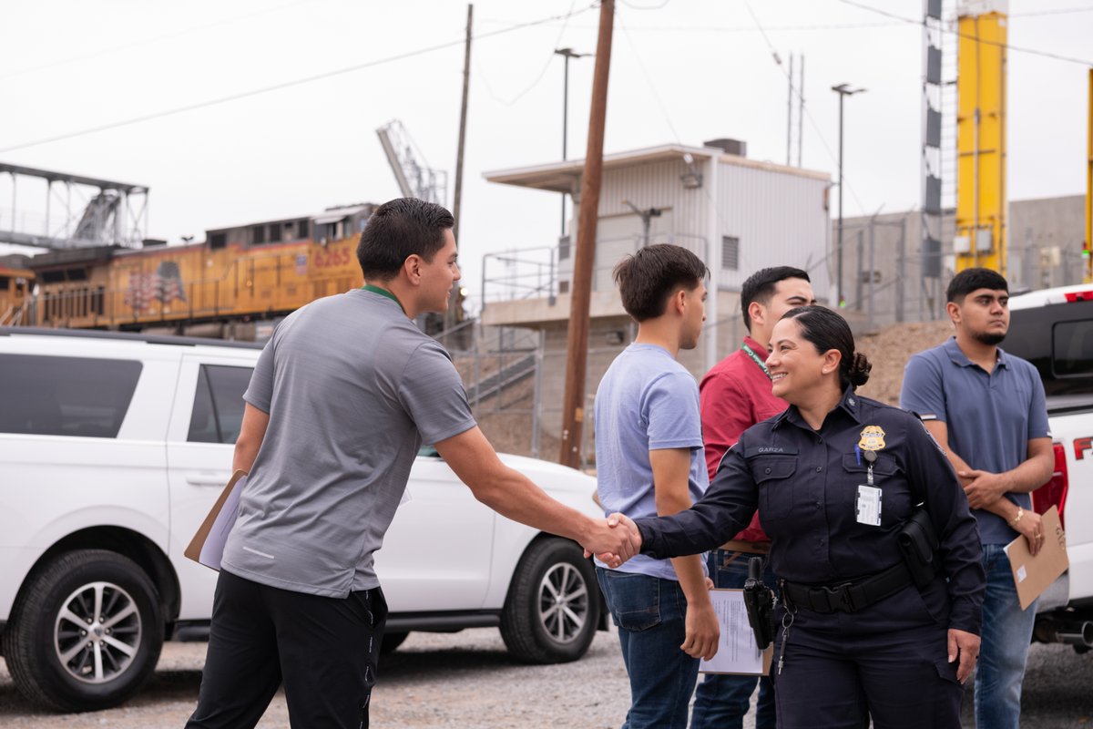 laredopalominos's tweet image. At one of the busiest ports in the country, Laredo College students see global trade in action.

Our Logistics and Distribution Program connects the classroom to the front lines of international commerce. Learn more by calling (956) 721-5110 or email GIELC@laredo.edu.
