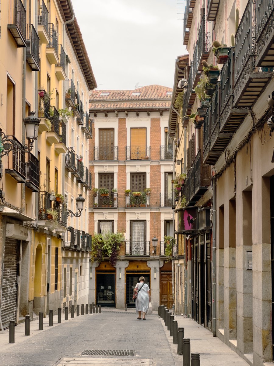 albertogalca's tweet image. After more than 24 hours trip back to Spain, I spent a very nice and surprisingly not hot morning in Madrid